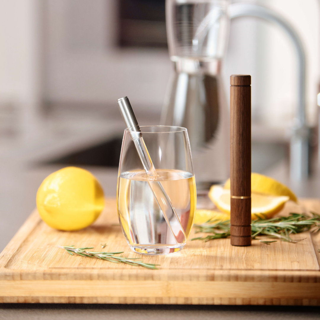 wasserstab aus luxuriöser walnuss